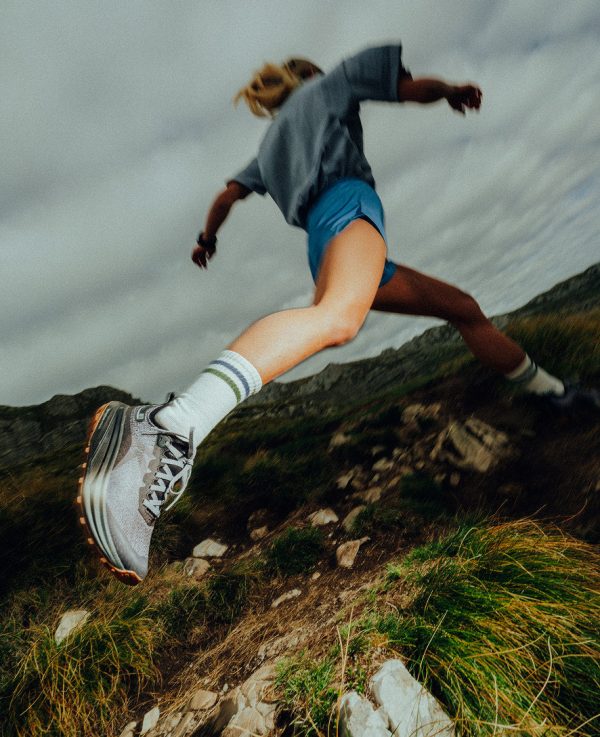 Women's Seek Trail Running Shoe  |  Black/Magnet